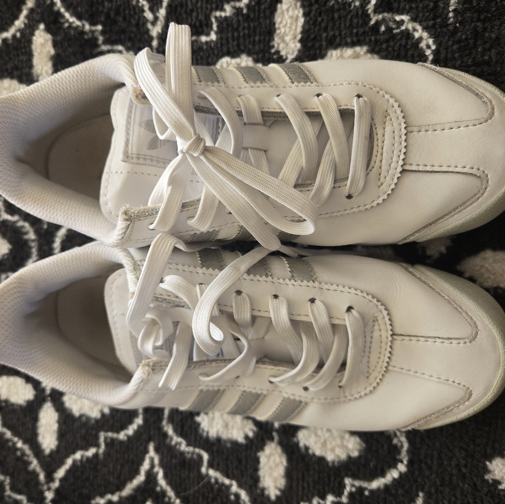 Stylish ADIDAS White Sneakers with Gray Stripes
